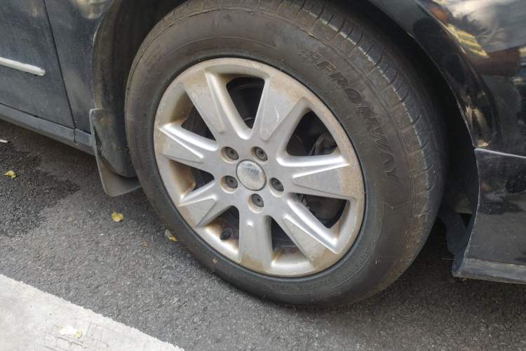 Used Volkswagen Magotan 2007 1.8 TSI Automatic Comfort Model Right Front Wheel Hub
