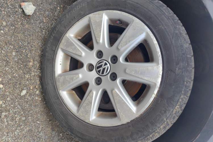 Used Volkswagen Magotan 2007 1.8 TSI Manual Tech Model Right Front Wheel Hub