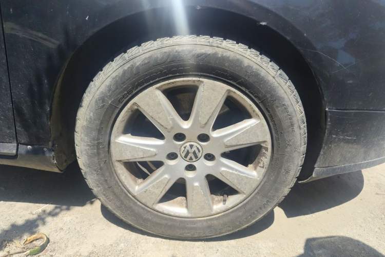 Used Volkswagen Magotan 2007 1.8 TSI Manual Tech Model Right Front Wheel Hub