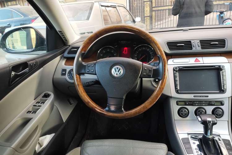 Used Volkswagen Magotan 2007 3.2 Luxury Model Steering Wheel