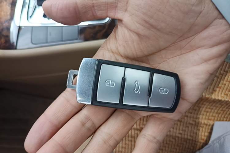 Used Volkswagen Magotan 2007 1.8 TSI Automatic Comfort Model Vehicle Key