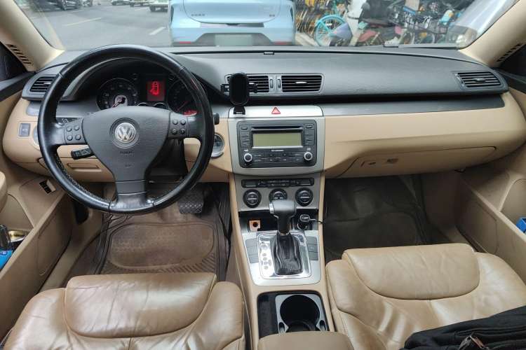 Used Volkswagen Magotan 2007 1.8 TSI Automatic Comfort Model Center Console