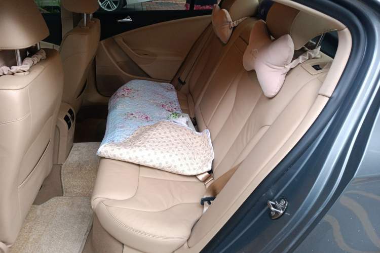 Used Volkswagen Magotan 2007 1.8 TSI Automatic Comfort Model Left Rear Seat