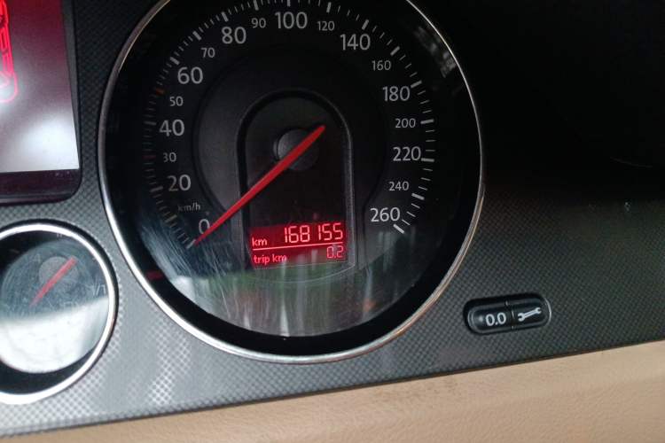 Used Volkswagen Magotan 2007 1.8 TSI Automatic Comfort Model Odometer Close Up