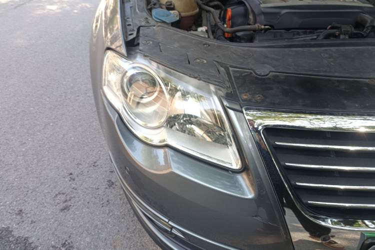 Used Volkswagen Magotan 2007 1.8 TSI Automatic Comfort Model Right Front Headlight