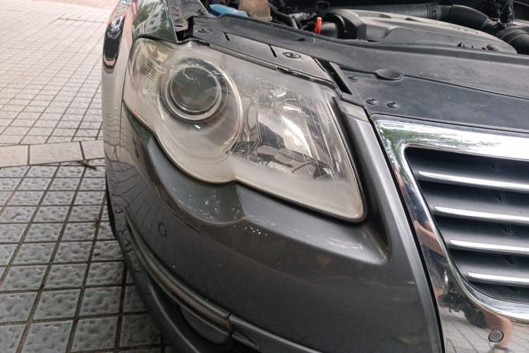 Used Volkswagen Magotan 2007 1.8 TSI Automatic Comfort Model Right Front Headlight