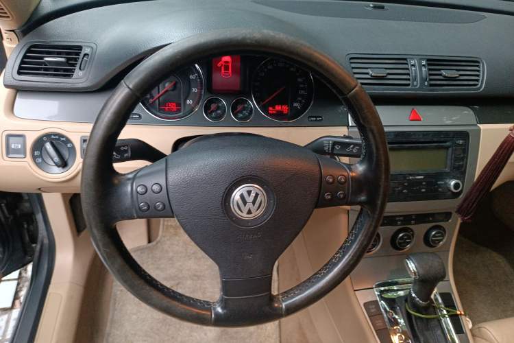Used Volkswagen Magotan 2007 1.8 TSI Automatic Comfort Model Steering Wheel