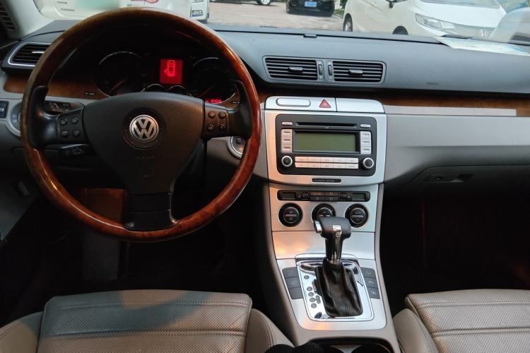 Used Volkswagen Magotan 2007 3.2 Luxury Model Center Console