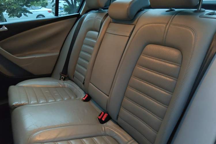Used Volkswagen Magotan 2007 3.2 Luxury Model Left Rear Seat