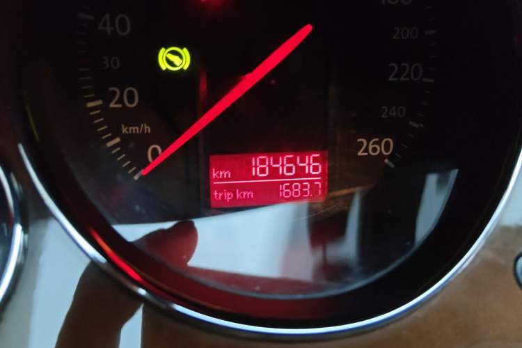 Used Volkswagen Magotan 2007 3.2 Luxury Model Odometer Close Up