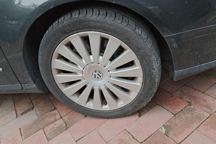 Used Volkswagen Magotan 2007 3.2 Luxury Model Right Front Wheel Hub