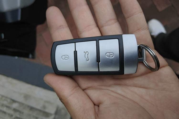 Used Volkswagen Magotan 2007 3.2 Luxury Model Vehicle Key