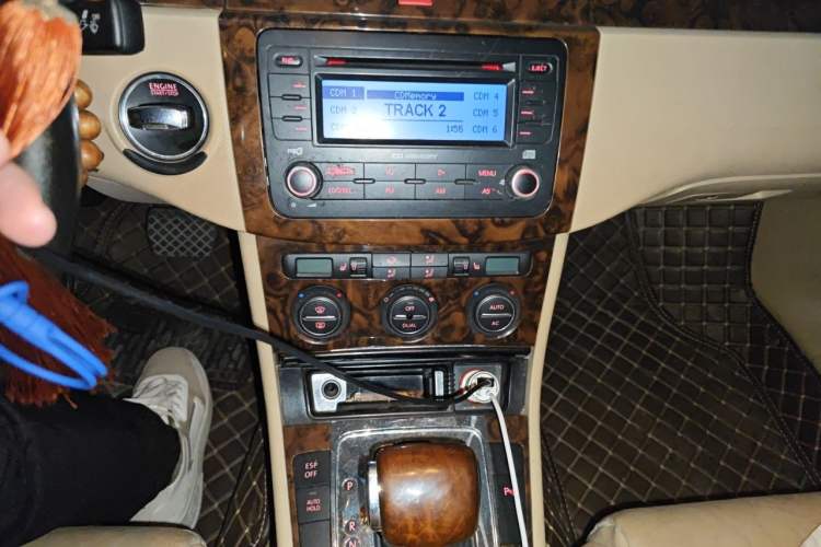 Used Volkswagen Magotan 2007 1.8 TSI Automatic Comfort Model Audio And AC Panel