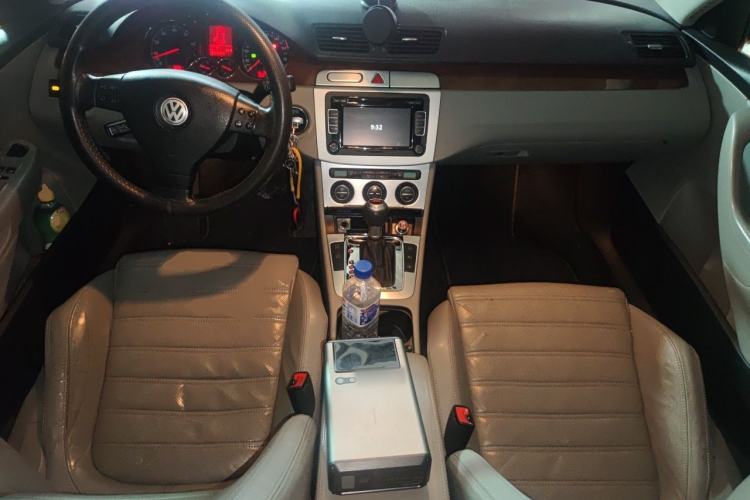 Used Volkswagen Magotan 2007 3.2 Luxury Model Center Console