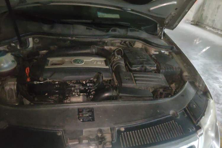 Used Volkswagen Magotan 2007 1.8 TSI Automatic Comfort Model Engine Bay Left