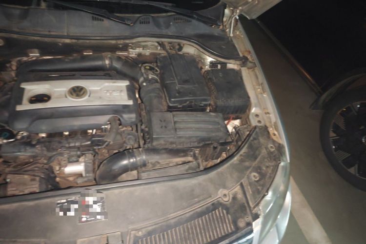Used Volkswagen Magotan 2007 1.8 TSI Automatic Luxury Model Engine Bay Left
