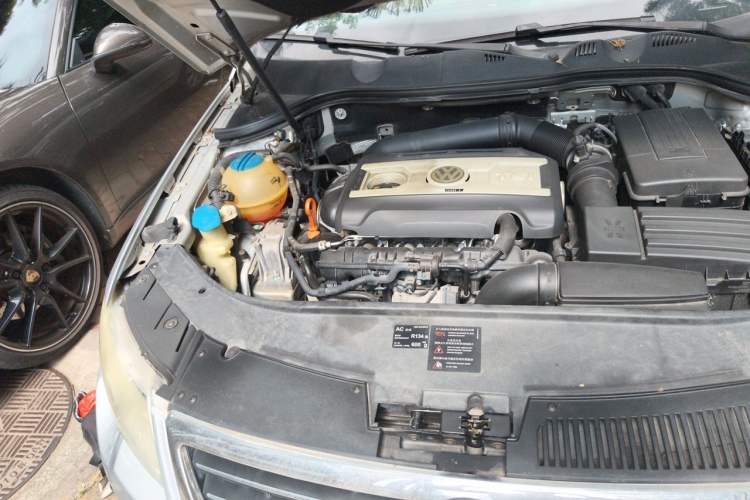 Used Volkswagen Magotan 2007 1.8 TSI Automatic Comfort Model Engine Bay Right