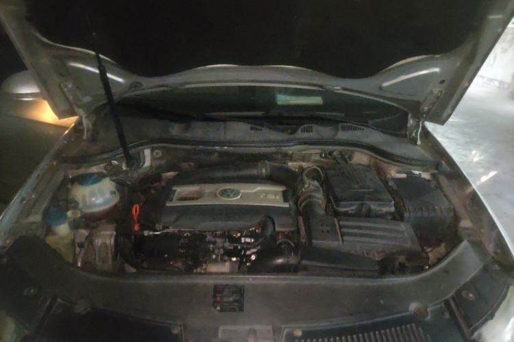 Used Volkswagen Magotan 2007 1.8 TSI Automatic Comfort Model Engine Bay