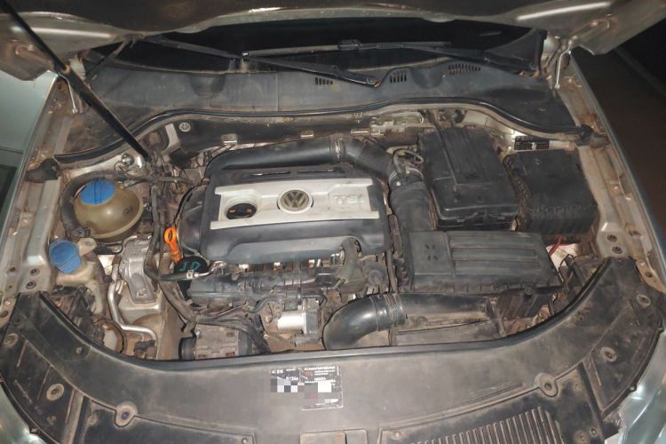 Used Volkswagen Magotan 2007 1.8 TSI Automatic Luxury Model Engine Bay