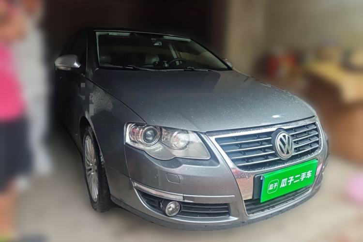 Used Volkswagen Magotan 2007 3.2 Luxury Model Front Right 45 Deg