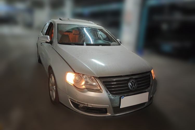 Used Volkswagen Magotan 2007 1.8 TSI Automatic Comfort Model Front Right 45 Deg