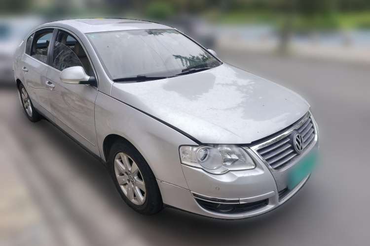 Used Volkswagen Magotan 2007 1.8 TSI Manual Comfort Model Front Right 45 Deg