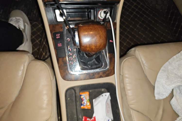 Used Volkswagen Magotan 2007 1.8 TSI Automatic Comfort Model Gear Lever