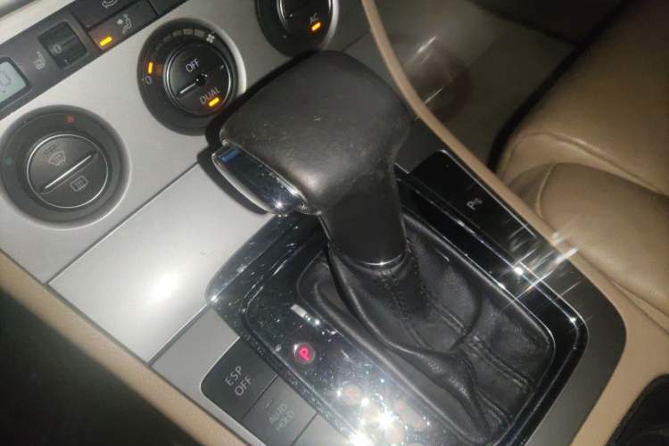 Used Volkswagen Magotan 2007 1.8 TSI Automatic Comfort Model Gear Lever