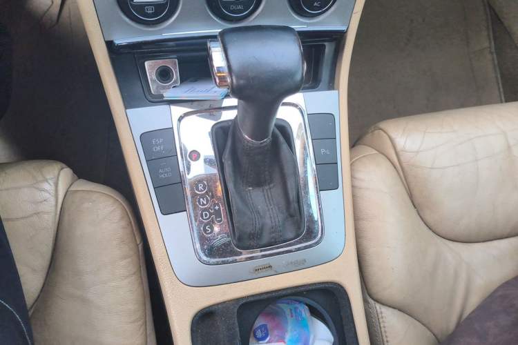 Used Volkswagen Magotan 2007 1.8 TSI Automatic Comfort Model Gear Lever