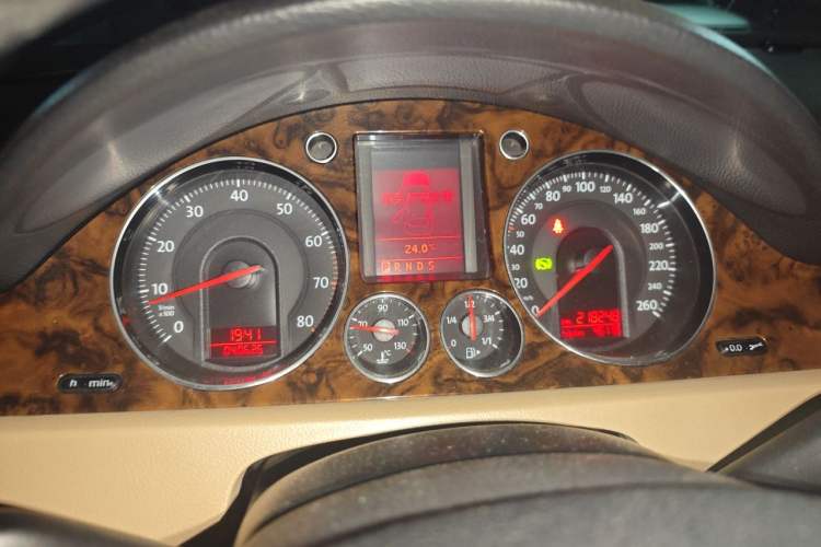Used Volkswagen Magotan 2007 1.8 TSI Automatic Luxury Model Instrument Cluster