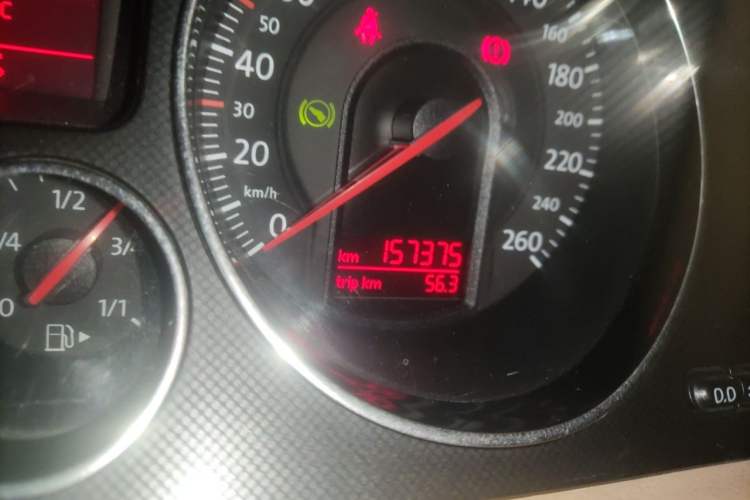 Used Volkswagen Magotan 2007 1.8 TSI Automatic Comfort Model Odometer Close Up