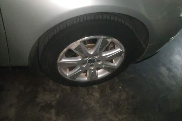 Used Volkswagen Magotan 2007 1.8 TSI Automatic Comfort Model Right Front Wheel Hub