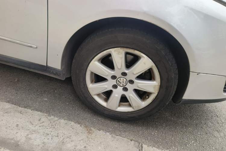 Used Volkswagen Magotan 2007 1.8 TSI Manual Comfort Model Right Front Wheel Hub