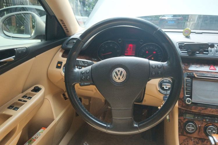 Used Volkswagen Magotan 2007 1.8 TSI Automatic Comfort Model Steering Wheel