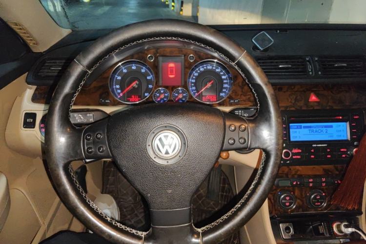 Used Volkswagen Magotan 2007 1.8 TSI Automatic Comfort Model Steering Wheel