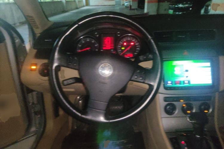 Used Volkswagen Magotan 2007 1.8 TSI Automatic Comfort Model Steering Wheel
