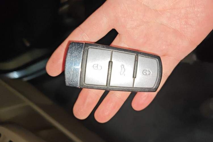 Used Volkswagen Magotan 2007 1.8 TSI Automatic Comfort Model Vehicle Key