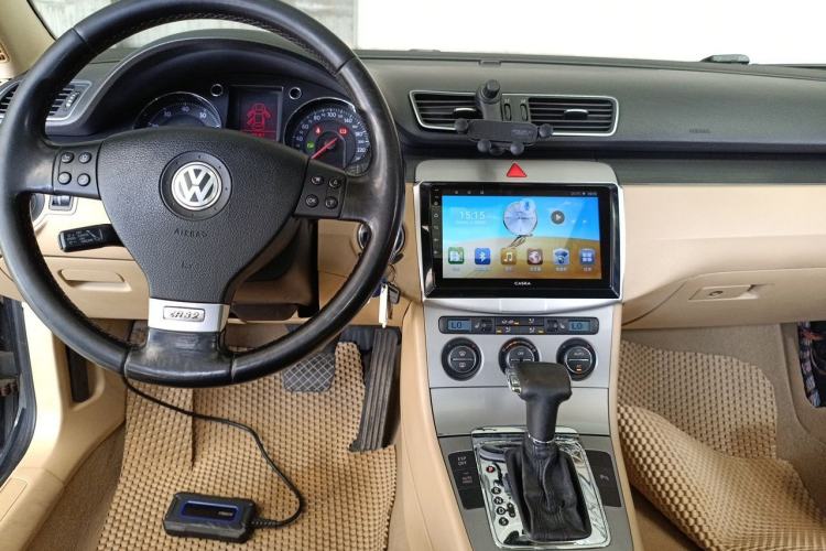 Used Volkswagen Magotan 2008 2.0 TSI Automatic Comfort Edition Center Console