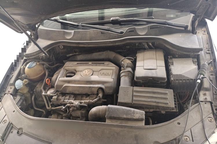Used Volkswagen Magotan 2008 2.0 TSI Automatic Comfort Edition Engine Bay