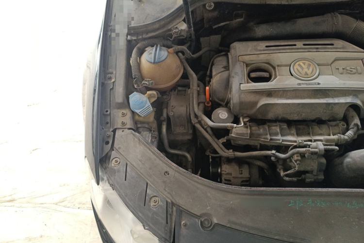 Used Volkswagen Magotan 2008 2.0 TSI Automatic Comfort Edition Engine Bay Right
