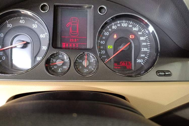 Used Volkswagen Magotan 2008 2.0 TSI Automatic Comfort Edition Odometer Close Up