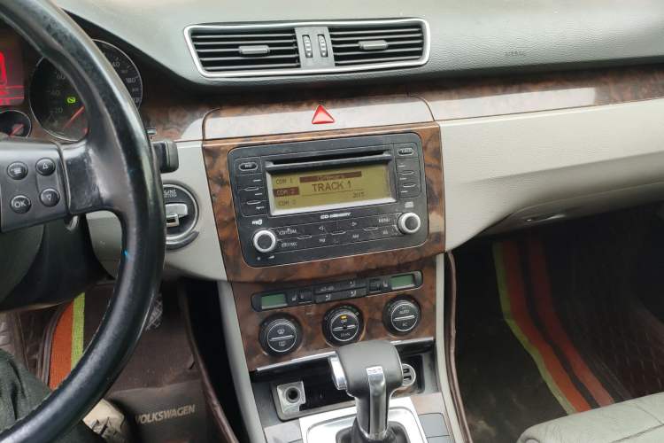 Used Volkswagen Magotan 2009 1.8 TSI DSG Comfort Edition Audio And AC Panel
