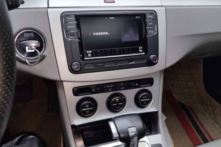 Used Volkswagen Magotan 2009 1.8 TSI DSG Comfort Edition Audio And AC Panel