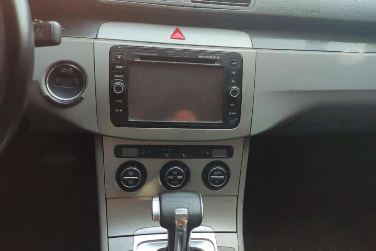 Used Volkswagen Magotan 2009 1.8 TSI DSG Comfort Edition Audio And AC Panel