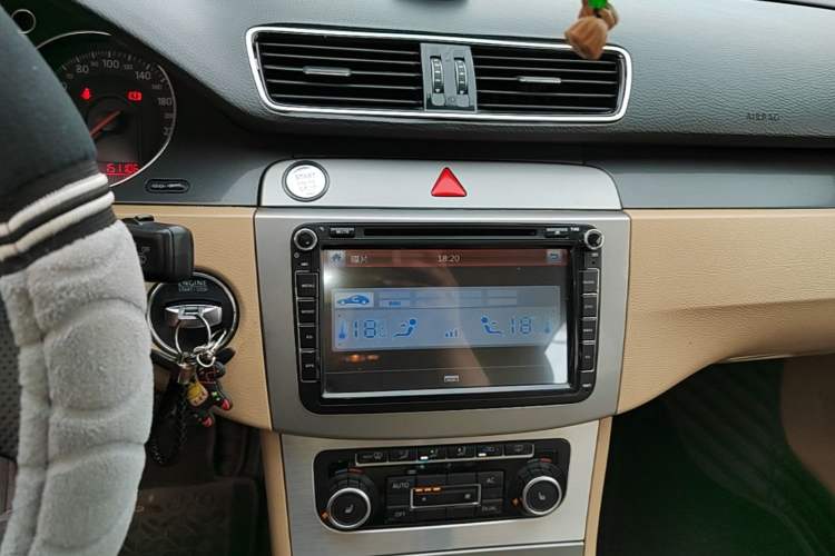 Used Volkswagen Magotan 2009 1.8 TSI DSG Luxury Edition Audio And AC Panel