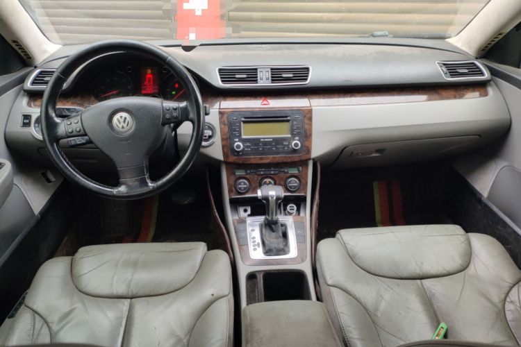 Used Volkswagen Magotan 2009 1.8 TSI DSG Comfort Edition Center Console