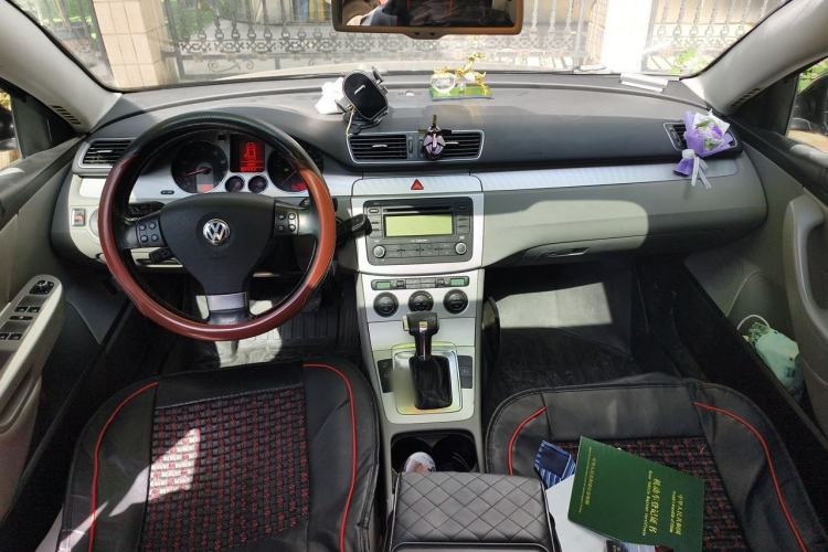 Used Volkswagen Magotan 2009 1.8 TSI DSG Comfort Edition Center Console
