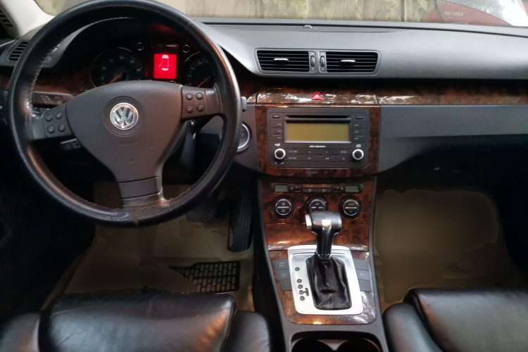 Used Volkswagen Magotan 2009 1.8 TSI DSG Luxury Edition Center Console