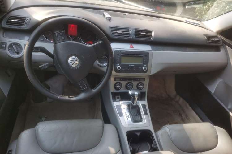 Used Volkswagen Magotan 2009 1.8 TSI DSG Tech Model Center Console