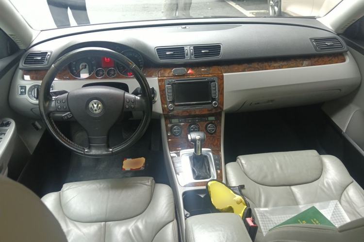 Used Volkswagen Magotan 2009 2.0 TSI DSG Comfort Edition Center Console